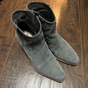 Dolce Vita Blue Gray Suede Ankle Boots Size 6